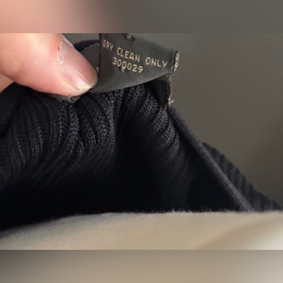 2pc Banana Republic vintage Black 100% Silk Twinset cardigan+shell like new/EUC - Picture 14 of 14